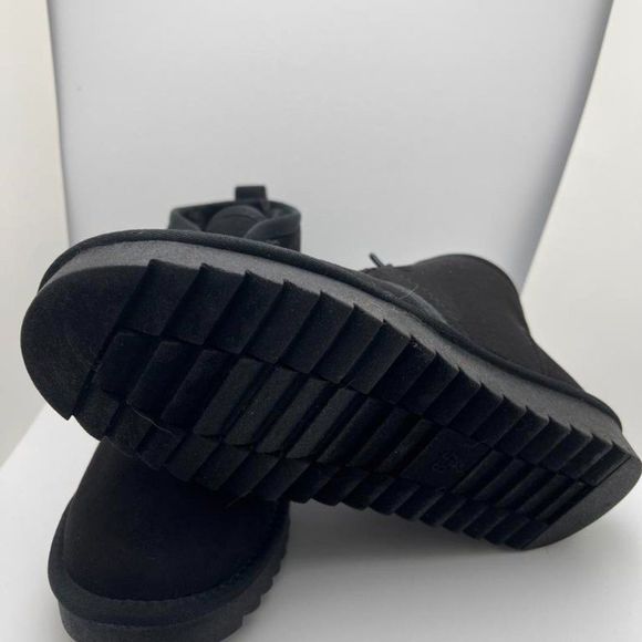 CUSHIONAIRE Women's COZY pull on boot +Memory Foam Black 6.5 - Picture 5 of 5